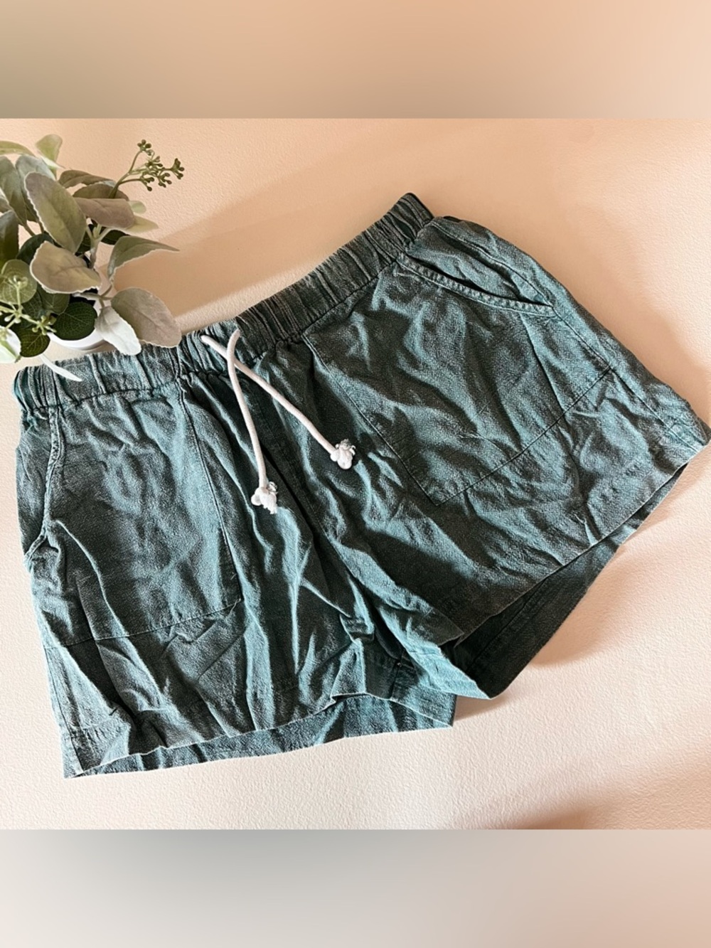 Pink Lily pull on shorts